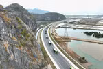 Free e-vehicles service provided for tourists on Cat Ba island. (Photo: VNA)