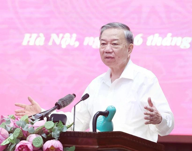 Party General Secretary To Lam speaks at the working session. (Photo: VNA) to-lam.jpg