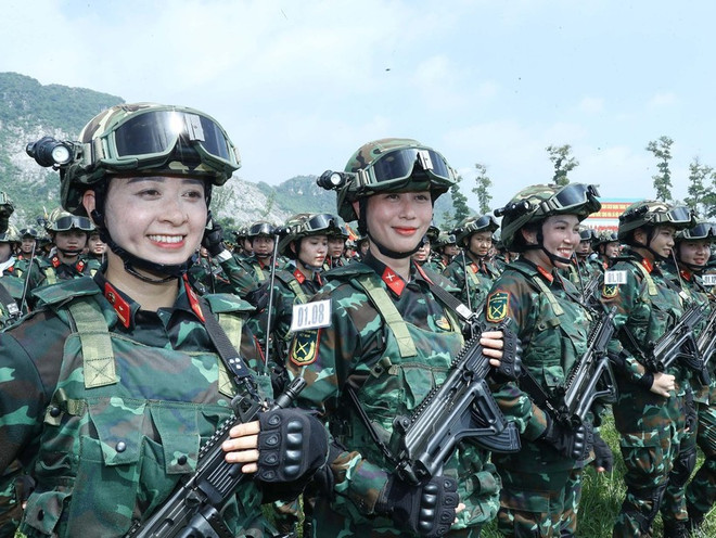 Special task force personnel at the joint rehearsal on July 17 (Photo: VNA) vna-potal-tong-hop-luyen-dieu-binh-dieu-hanh-ky-niem-quoc-khanh-29-8153866.jpg