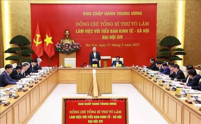 At the working session between Party General Secretary To Lam and the Socio-economic Subcommittee of the 14th National Party Congress. (Photo: VNA) to-lam-1.jpg