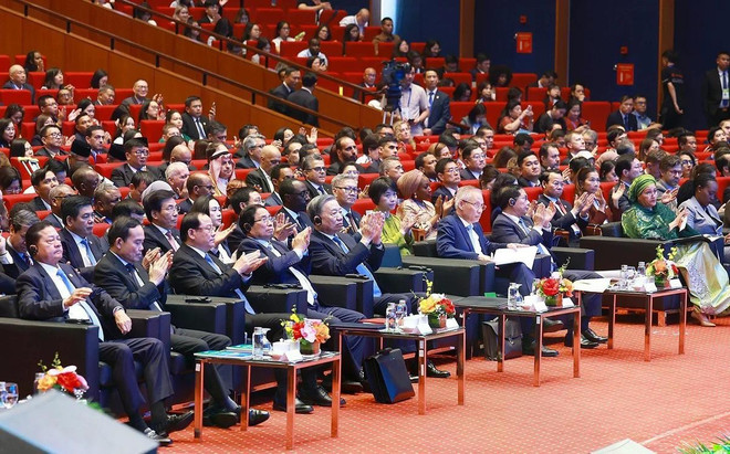 Delegates at the P4G Summit in Hanoi on April 16. (Photo: VNA) lam2.jpg