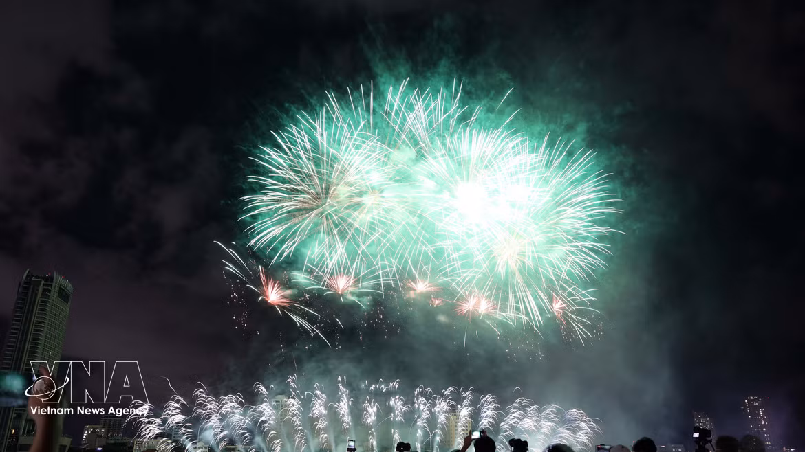 Da Nang International Fireworks Festival 2026 opens