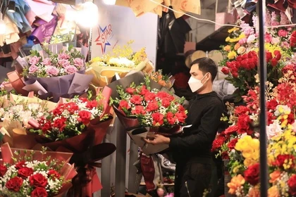 Gift market bustling on Valentine’s Day season