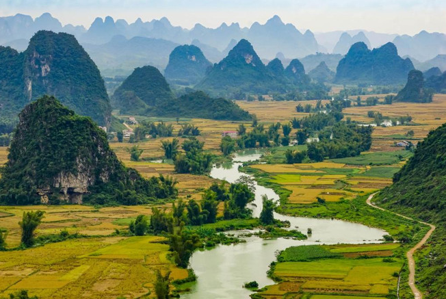 Spectacular beauty of nature in Cao Bang province (Photo: VietnamPlus) caobang.png