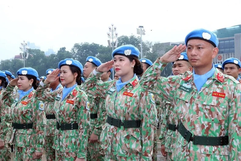Staff of Level-2 Field Hospital Rotation 6 and Engineering Unit Rotation 3 (Photo: VNA)