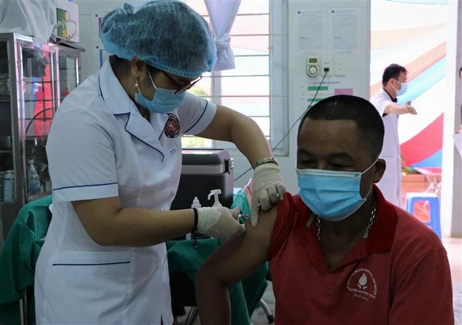 Residents in border areas get vaccinated against COVID-19