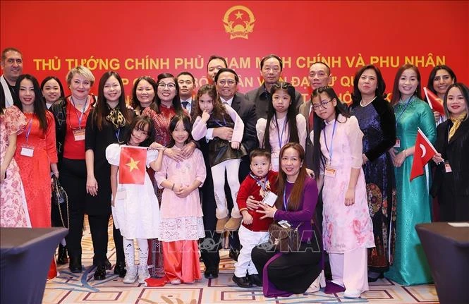PM meets Vietnamese community in Türkiye