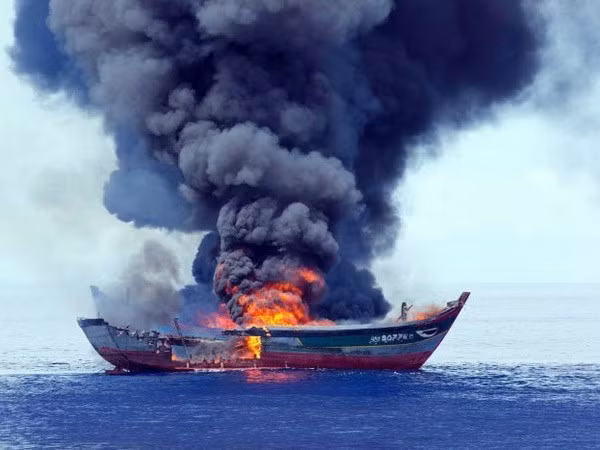 Palau torches Vietnamese illegal fishing boat