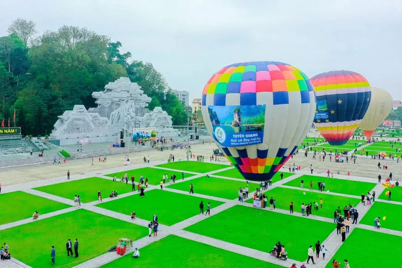 Tuyen Quang int'l hot-air balloon festival to return next month