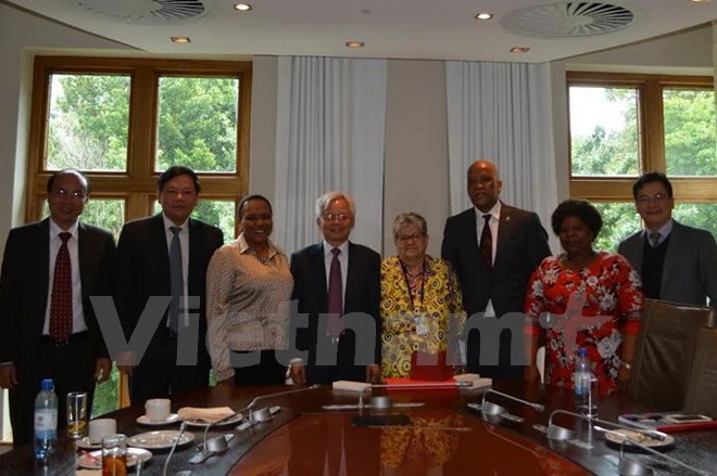 Vietnam, South Africa seek further cooperation in scientific research 