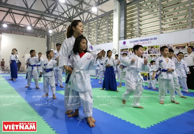 Many children, aging 5 to 14, are practising Aikido at Aikido Tenshinkai Club in Hanoi. (Photo: VNA)