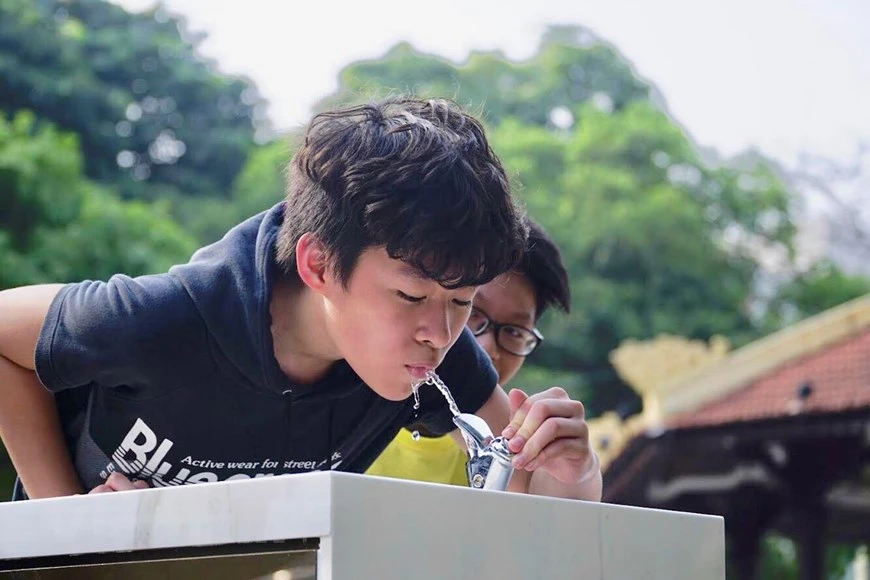 The taps serve the public, especially those in difficult circumstances who have no clean water for daily use, while contributing to promoting the image of Hanoi as a peaceful, civilised and modern city to foreign visitors (Photo: VNA)