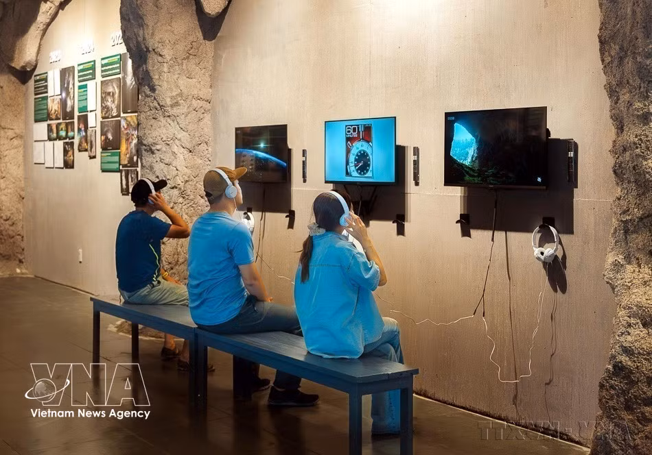 Oxalis Adventure has opened the Phong Nha Cave Exploration Information Centre and a 5D virtual reality (VR) Son Doong experience for visitors. (Photo: VNA)