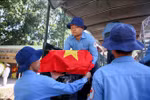 The ceremony on June 28 to receive the remains of 172 Vietnamese volunteer soldiers who fell down in Cambodia during the wartime. (Photo: VNA)
