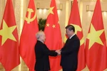 General Secretary of the Communist Party of Vietnam Central Committee Nguyen Phu Trong (L) meets his Chinese counterpart Xi Jinping in Beijing in October 2022 (Photo: VNA)