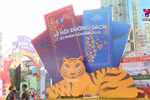 Book Street attracts readers during Tet