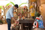 Experiencing traditional Mid-Autumn Festival in creative cultural space 