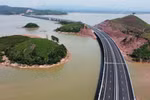 Expressway opens up new development space for Red River Delta