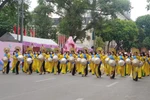 Hundreds parade in Hanoi to show off beauty of "Ao Dai"