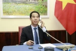 Vietnam, UK discuss ways to fight COVID-19, promote bilateral ties