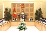 PM requests fighting Covid-19 virus, sluggish behaviors at work 