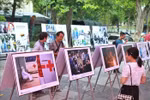 Photo exhibition highlights daily life during COVID-19