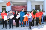 Assistance provided to people affected by Typhoon Yagi in Ngoc Chien commune, Muong La district, Son La province (Photo: VNA)