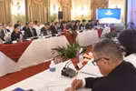 Parliamentarians of the two nations share legislation experiences at the first meeting of the Vietnam – Cuba Inter-parliamentary Cooperation Committee. (Photo: VNA)