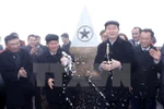 President attends flag hoisting ceremony on Fansipan peak