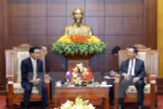 Lao Vice President visits Hoa Binh