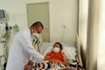 A patient with dengue fever being treated at Ba Ria hospital in Ba Ria-Vung Tau province. (Photo: VNA) 