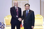 Top legislator meets parliamentary leaders of Singapore, Azerbaijan, Belarus