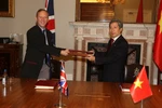 Vietnam, UK sign FTA