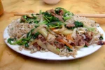Pho tron is a salad with meat (beef or chicken) and noodles, according to TasteAtlas, (Photo: titc.vn)