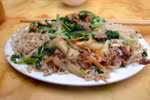 Pho tron is a salad with meat (beef or chicken) and noodles, according to TasteAtlas, (Photo: titc.vn)