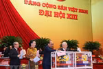 Lao leaders extend congratulations to Party General Secretary on re-election