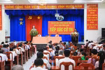 Vice President meets voters in Vinh Long
