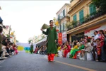 Flowing Ao dai in Hanoi's autumn hues