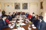 The talks between Party General Secretary and President of Vietnam To Lam (third, left) and President of Ireland Michael Higgins (third, right) in Dublin on October 2. (Photo: VNA)