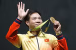 Shooter Hoang Xuan Vinh voted best athlete of 2016