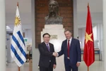 NA Chairman Vuong Dinh Hue receives Uruguay’s Canelones governor