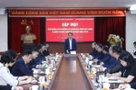 Party official meets with chiefs of Vietnamese representative offices abroad