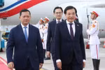 Cambodian PM arrives in Hanoi, starts official visit to Vietnam
