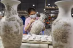Online sale now irreversible for Hanoi’s craft villages: Insiders