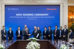 VinFast, Japanese corporation shake hands on repurposing EV batteries