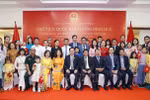 NA Chairman meets Vietnamese community in Indonesia 