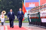 PM chairs official welcome ceremony for Cambodian counterpart