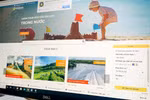 Saigontourist Group has applied chatbot on its website (Photo: VietnamPlus)