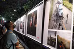 The exhibition is a big draw to people at the capital’s pedestrian zone around Hoan Kiem Lake (Photo: VietnamPlus). 