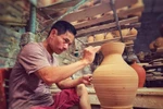 Artisan strives for preserving traditional pottery